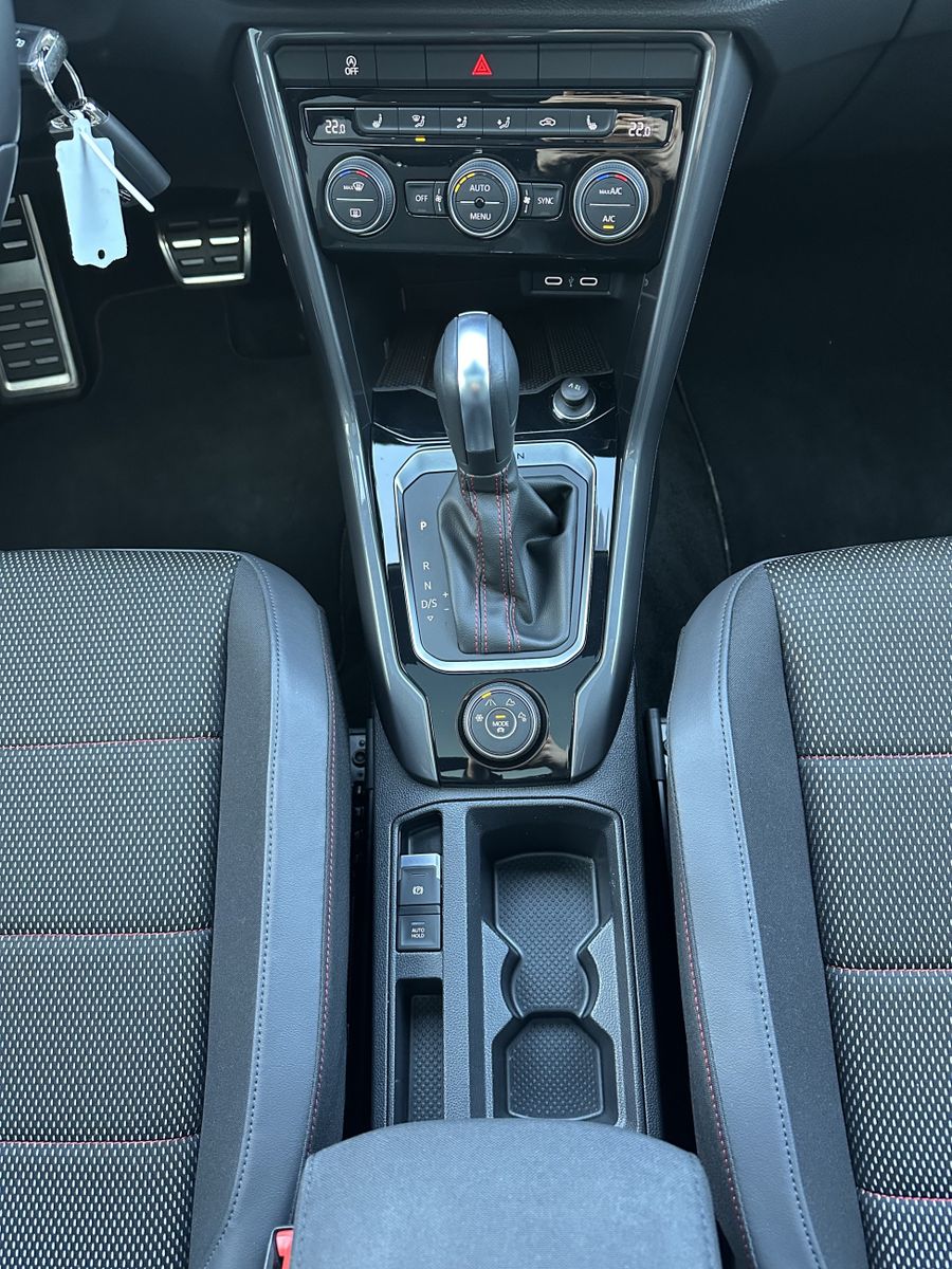 Fahrzeugabbildung Volkswagen T-Roc 2.0 TDI 4M DSG Sport NAV+LED+ACC+VCOCK+1HD