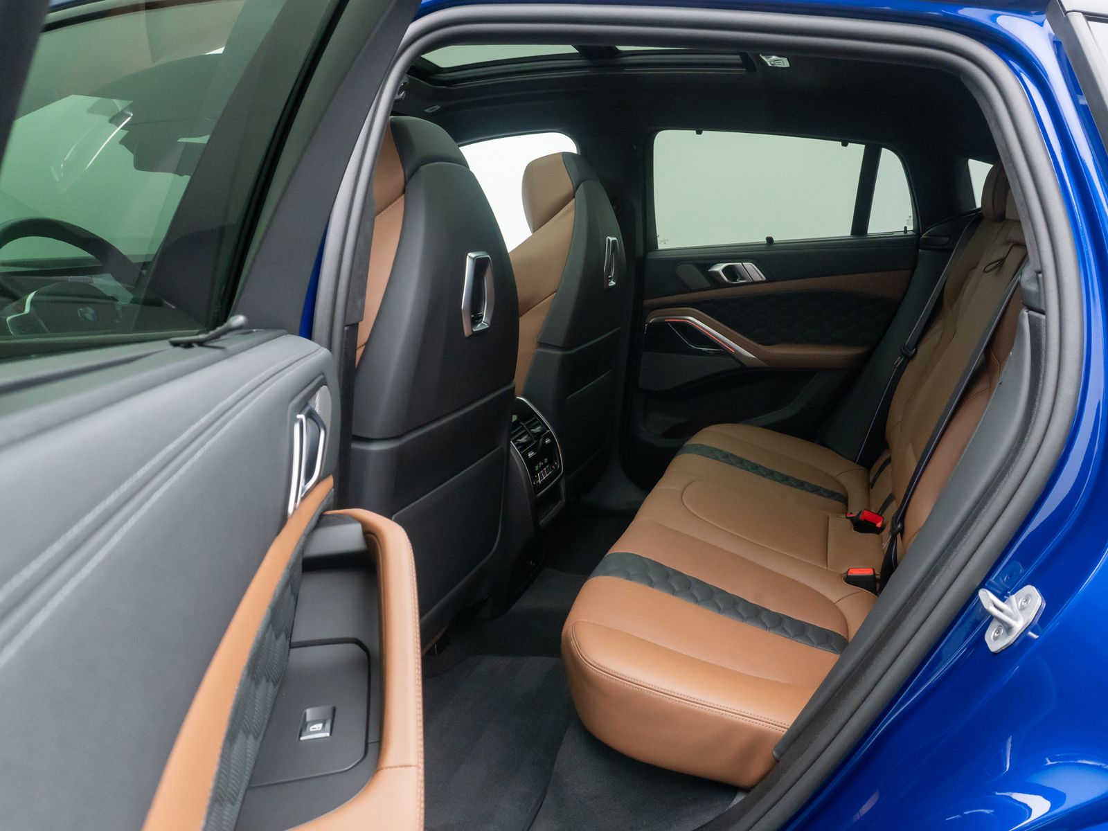 Fahrzeugabbildung BMW X6 M Competition DAB Massage 360&deg; SoftClose Voll
