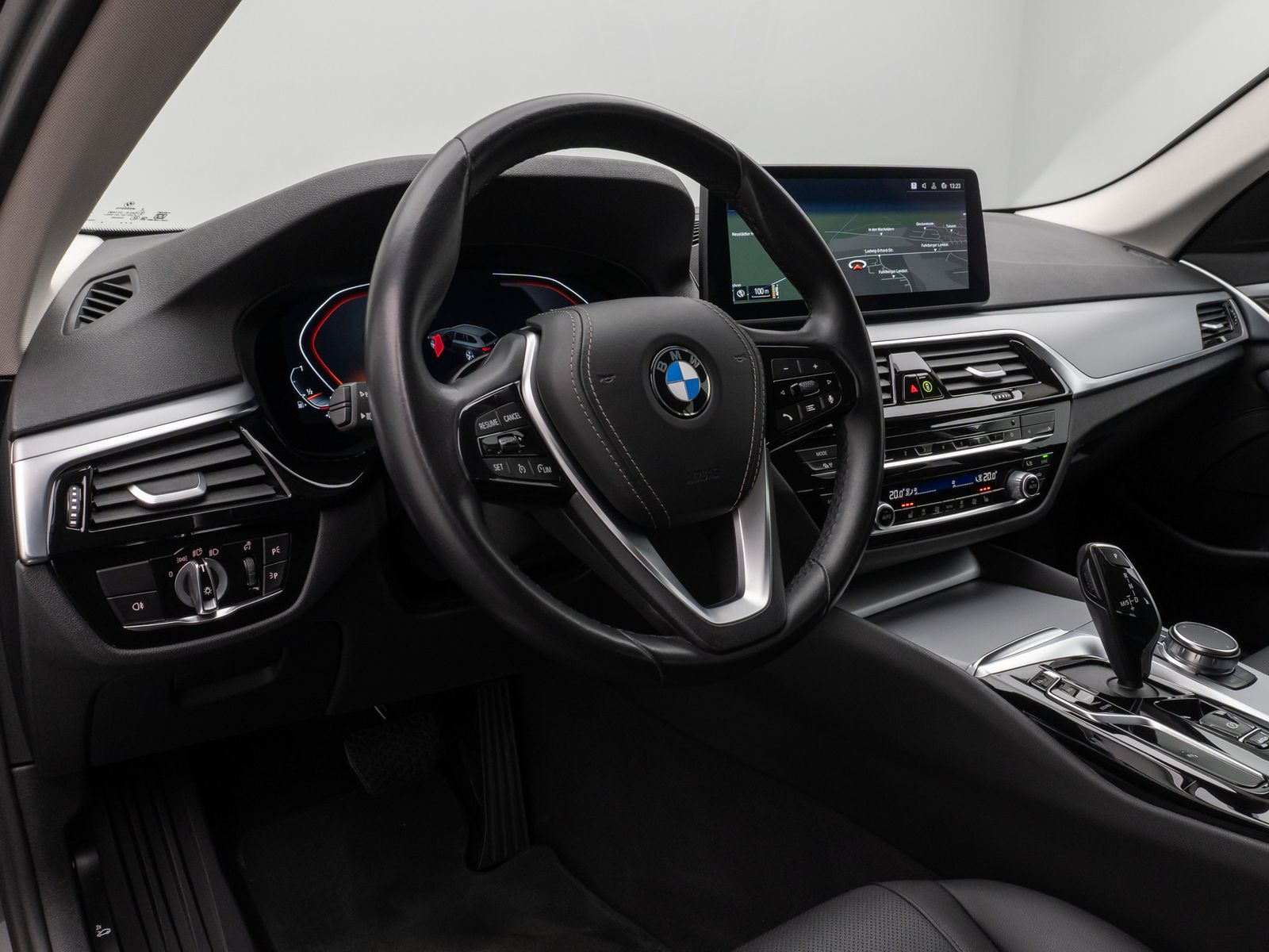 Fahrzeugabbildung BMW 520i DAB WLAN CockPitProPDC Sitzhzg LED Alarm
