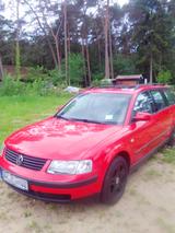 Volkswagen VW Passat 4Motion - Allrad mit Klima und Holzaus