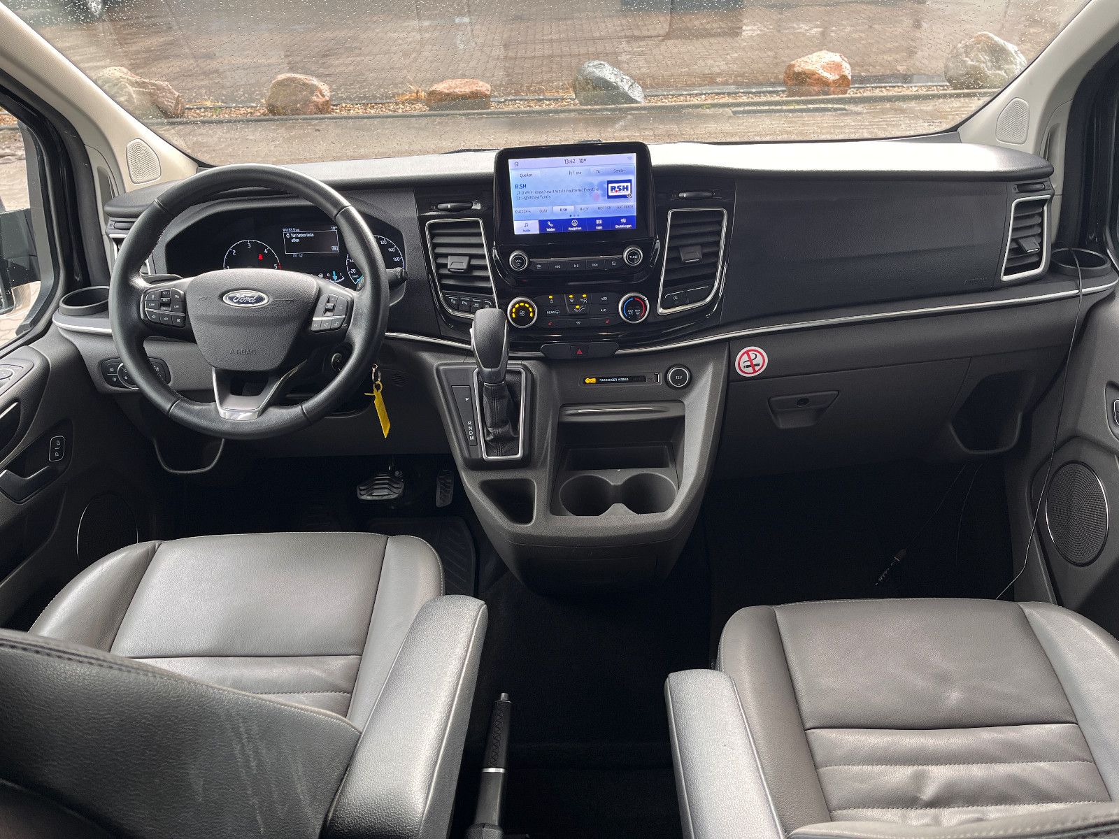 Fahrzeugabbildung Ford Tourneo Custom Titanium X L2 Autom.