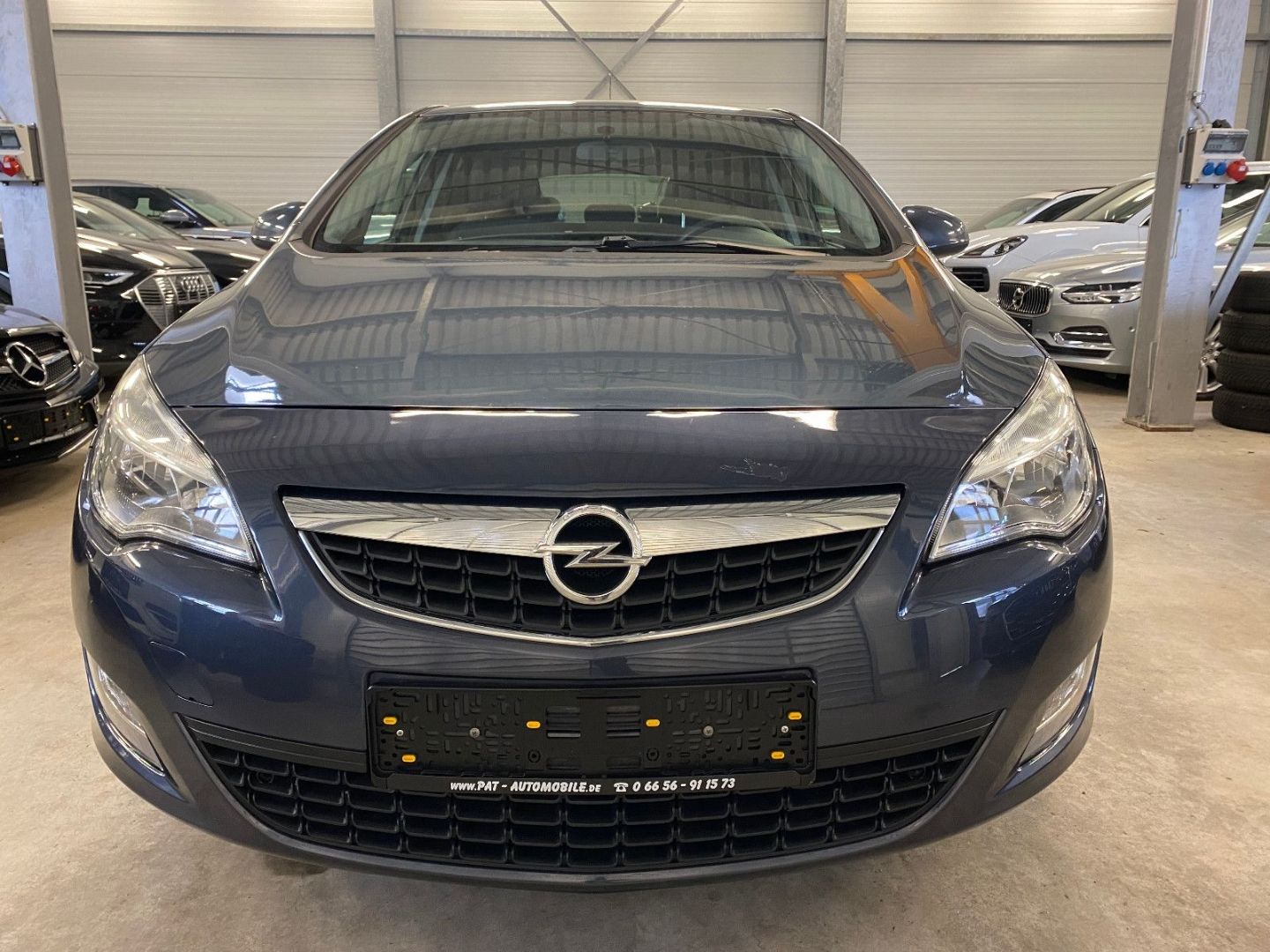 Fahrzeugabbildung Opel Astra J Lim. 5-trg. Edition AHK Klima