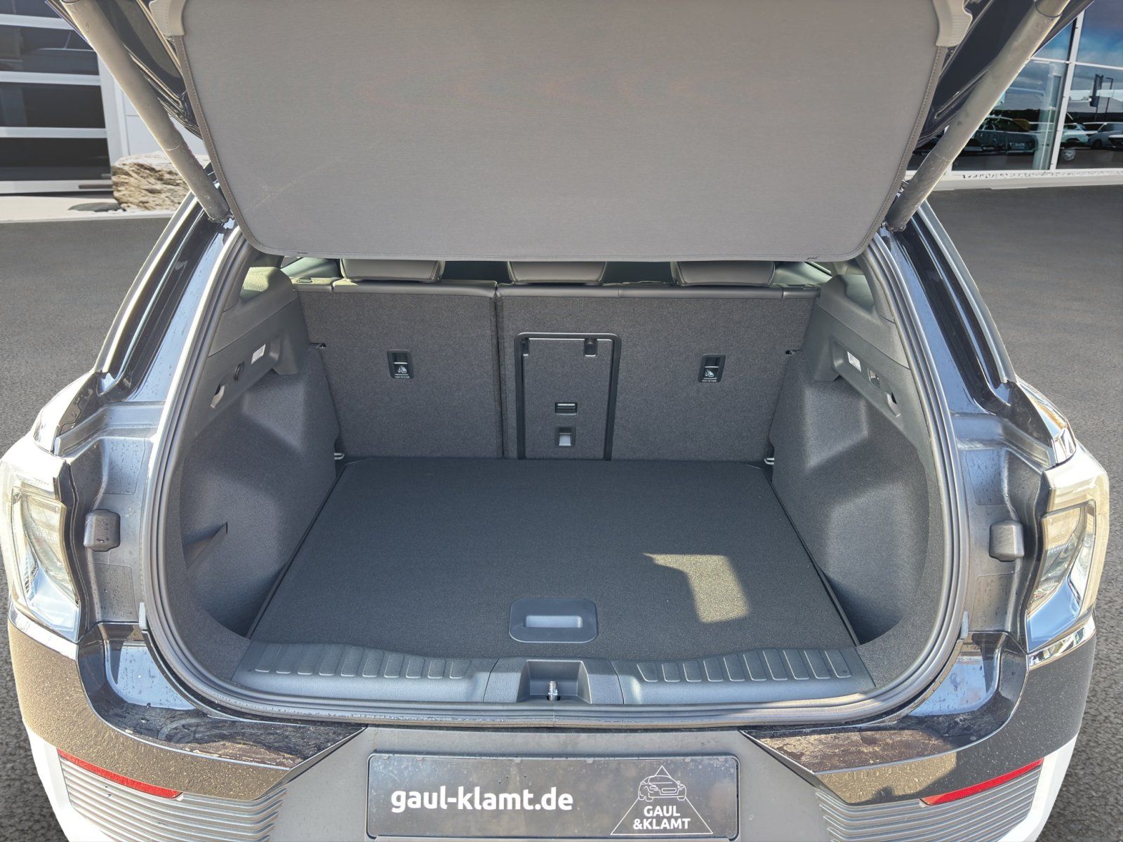 Fahrzeugabbildung Ford Explorer eMotor Premium RWD