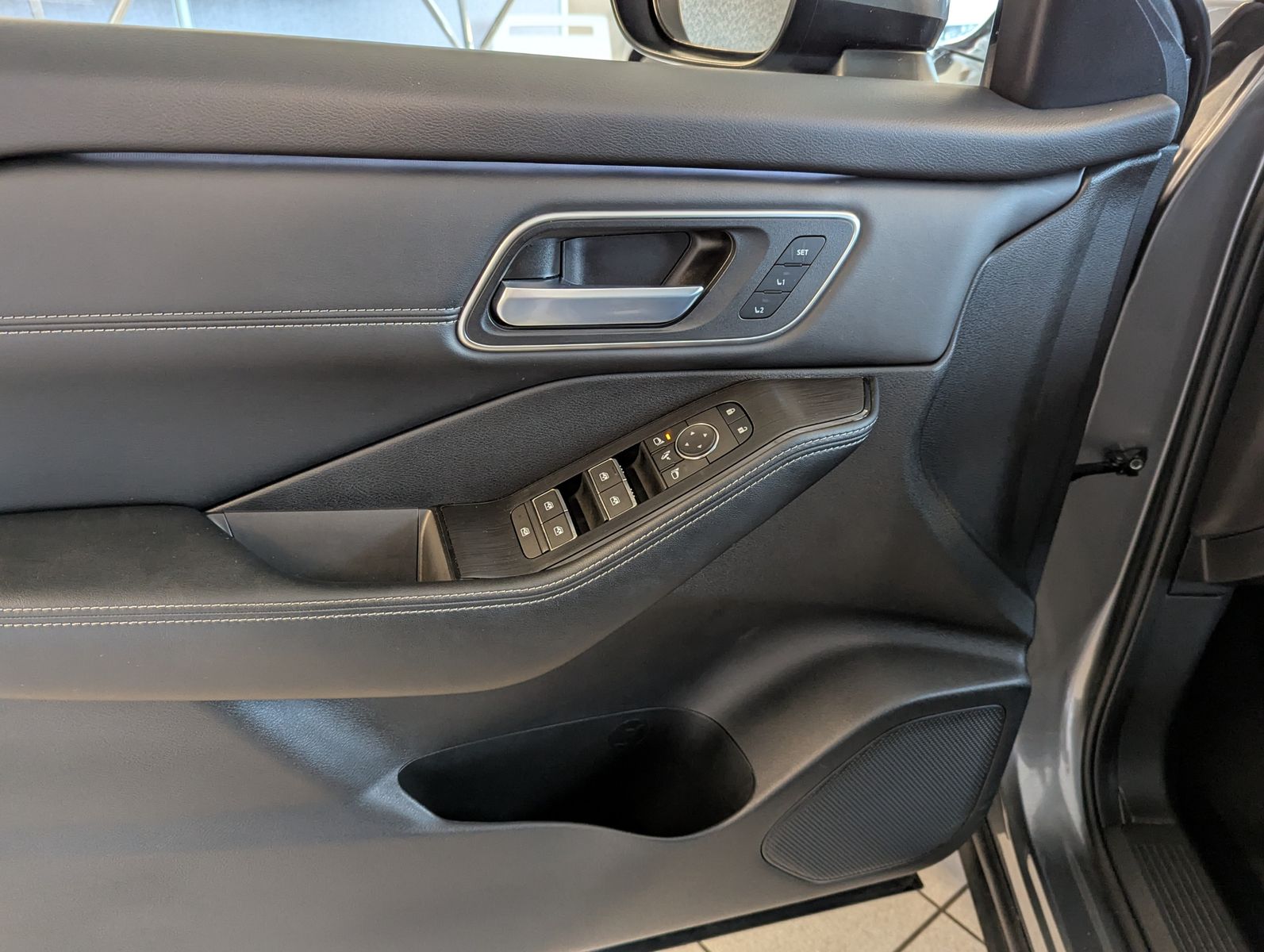 Fahrzeugabbildung Nissan X-Trail 1.5 e-Power e-4 Tekna Bose HUD LED+ 20"