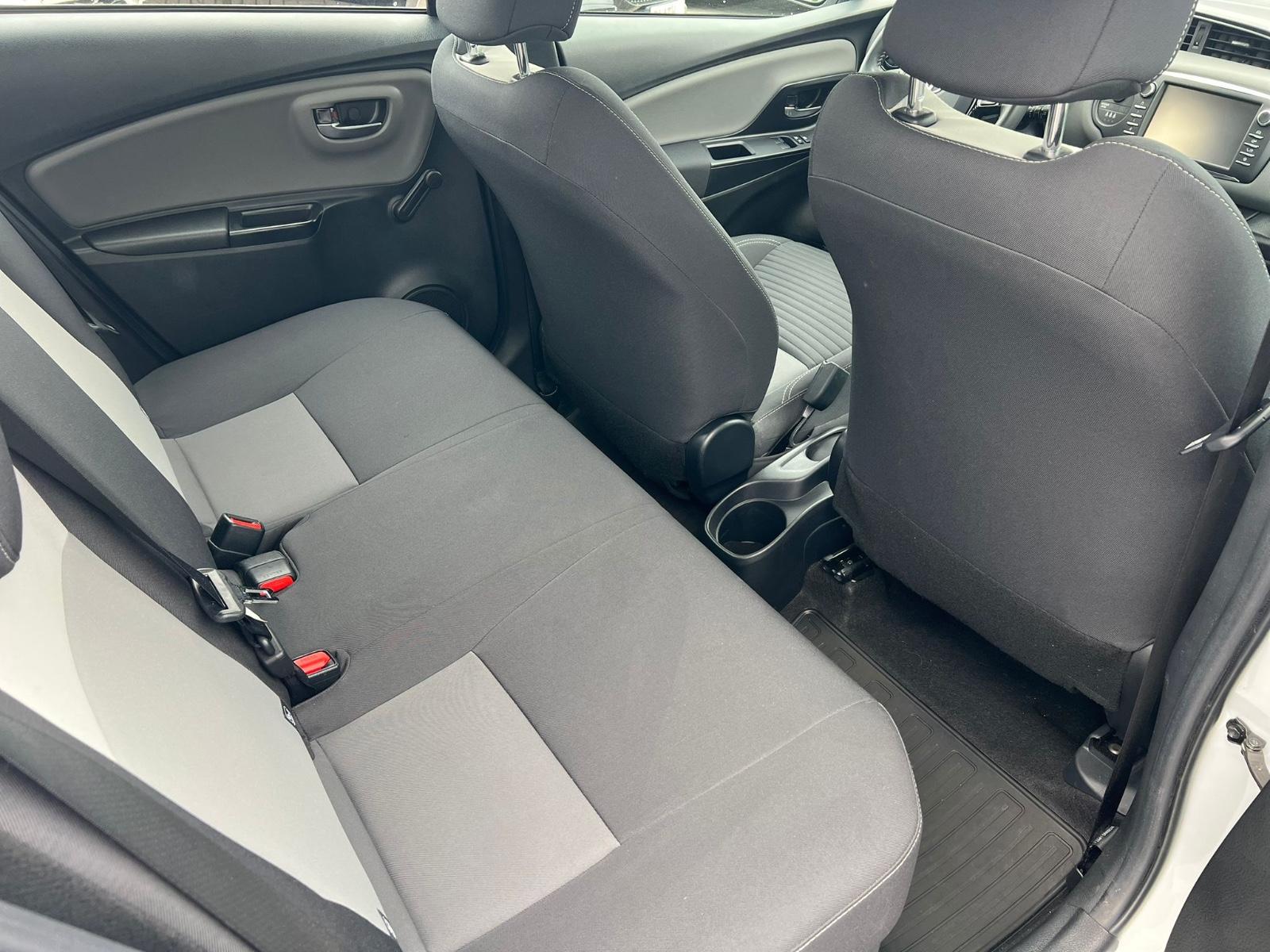 Toyota Yaris Hybrid 5 türig Automatik