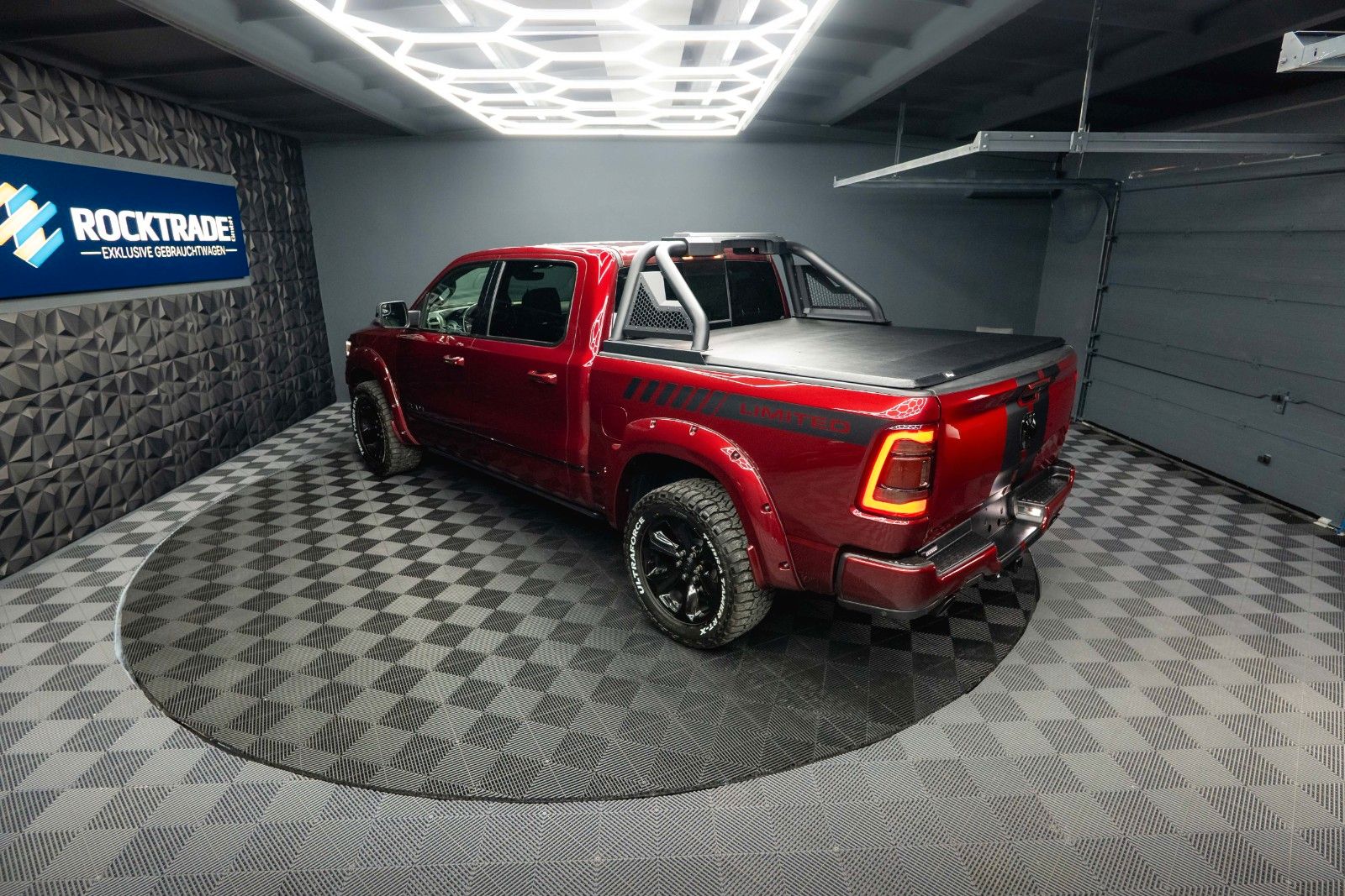 Fahrzeugabbildung Dodge RAM 5.7 V8 HEMI LIMITED Offroad FULL Options ACC