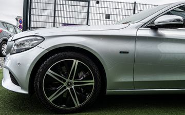 Fahrzeugabbildung Mercedes-Benz C 300de 9G-TRONIC AVANTGARDE LED|KAMERA|KEYLES