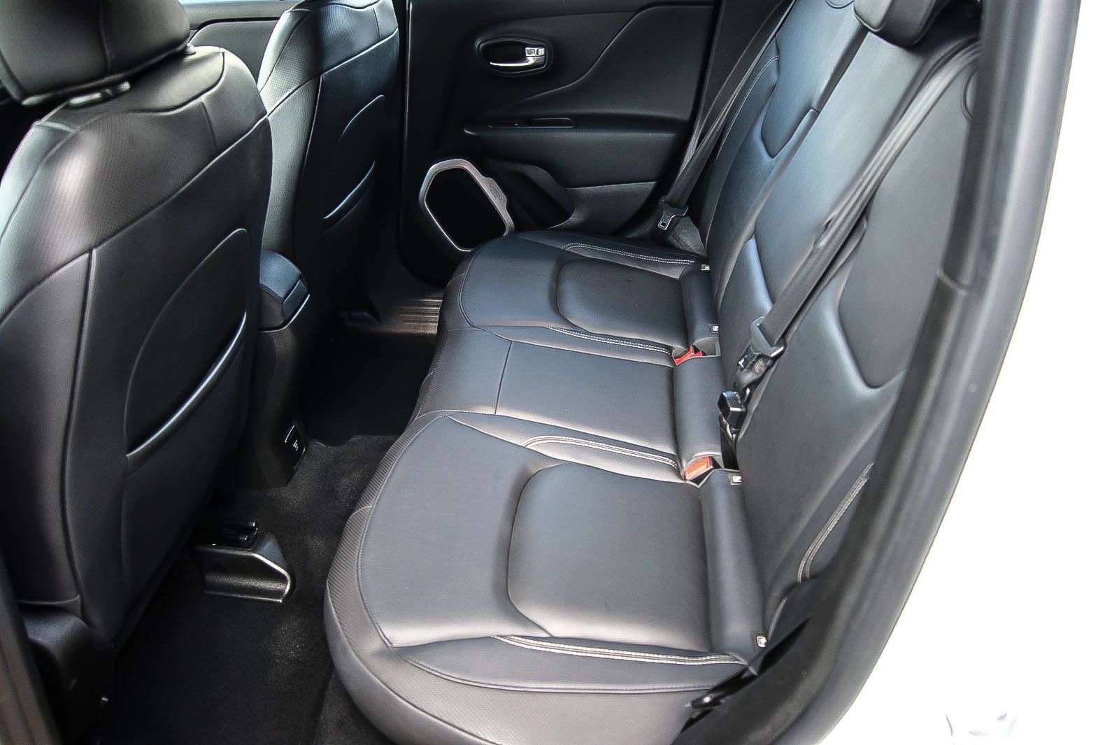 Fahrzeugabbildung Jeep Renegade Limited 4WD Auto LEDER NAVI KEYLESS PDC