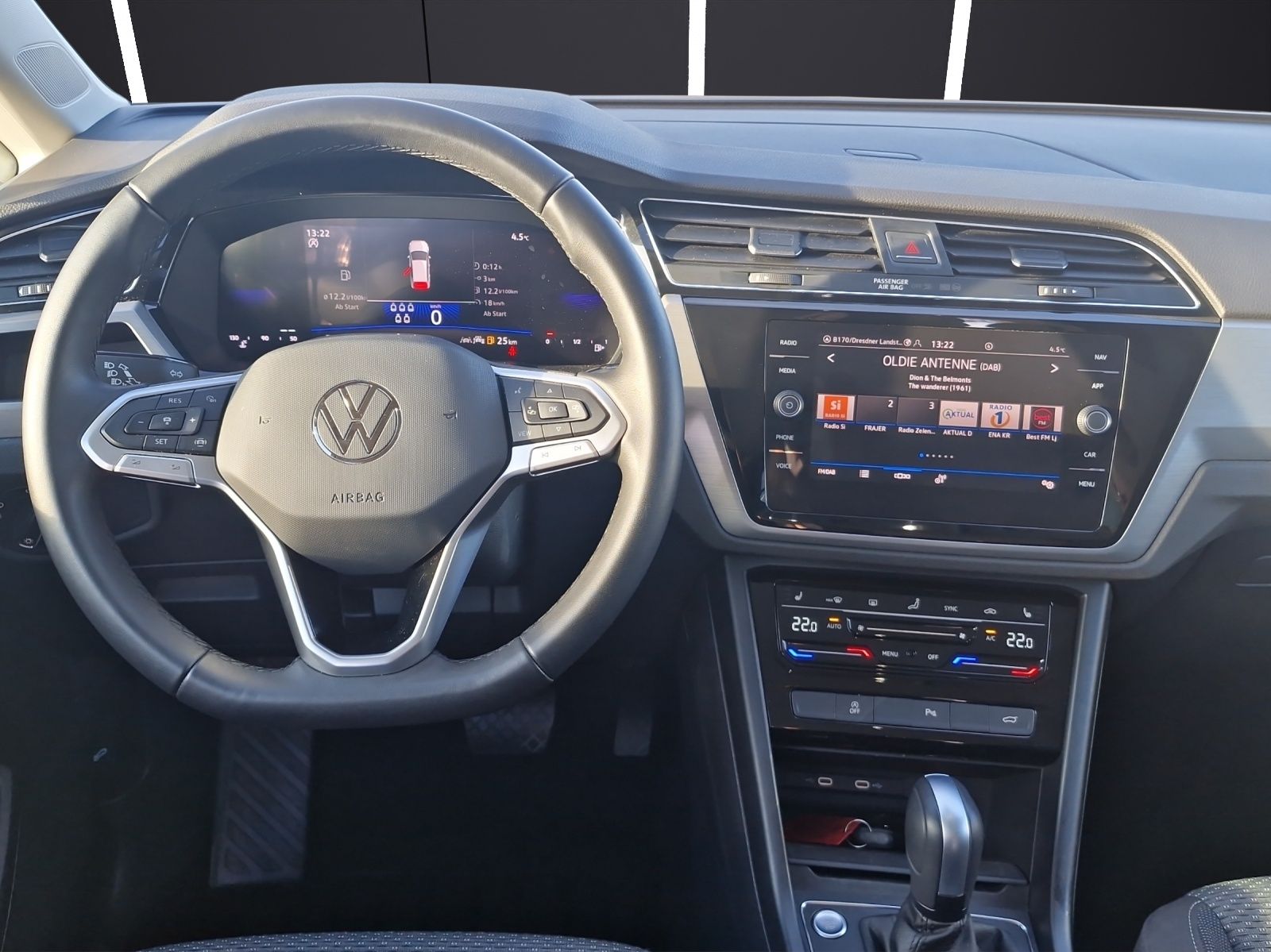 Fahrzeugabbildung Volkswagen Touran Comfortline BMT/Start-Stopp RFK ACC SH