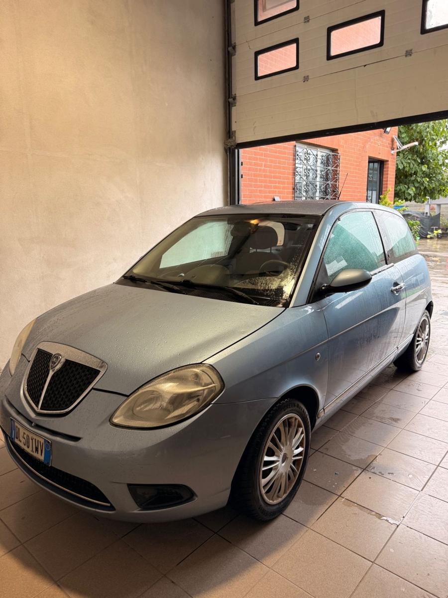 Lancia Ypsilon
