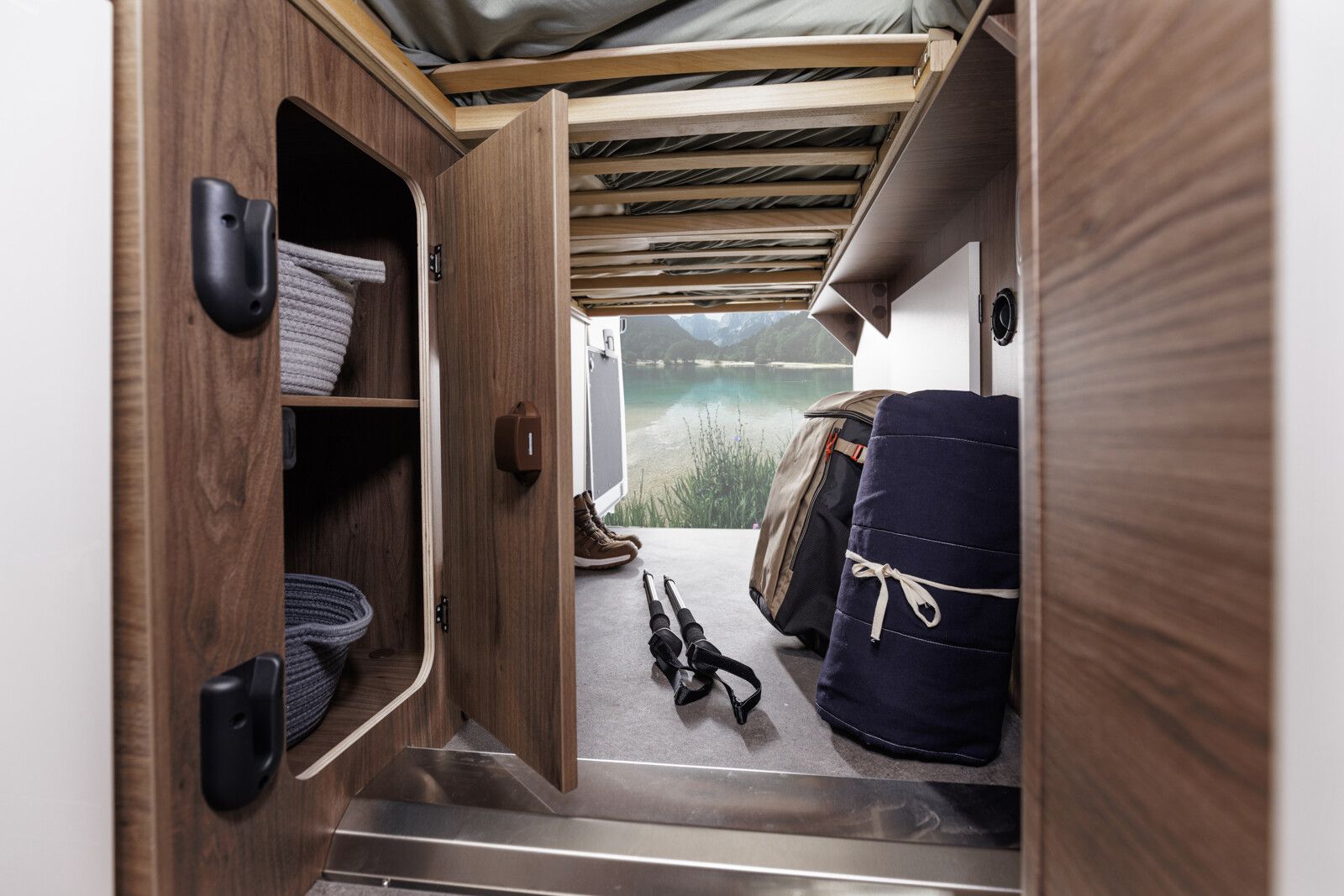Fahrzeugabbildung CORIGON CV 60 S Solar Markise Travel+ Pack by Hymer