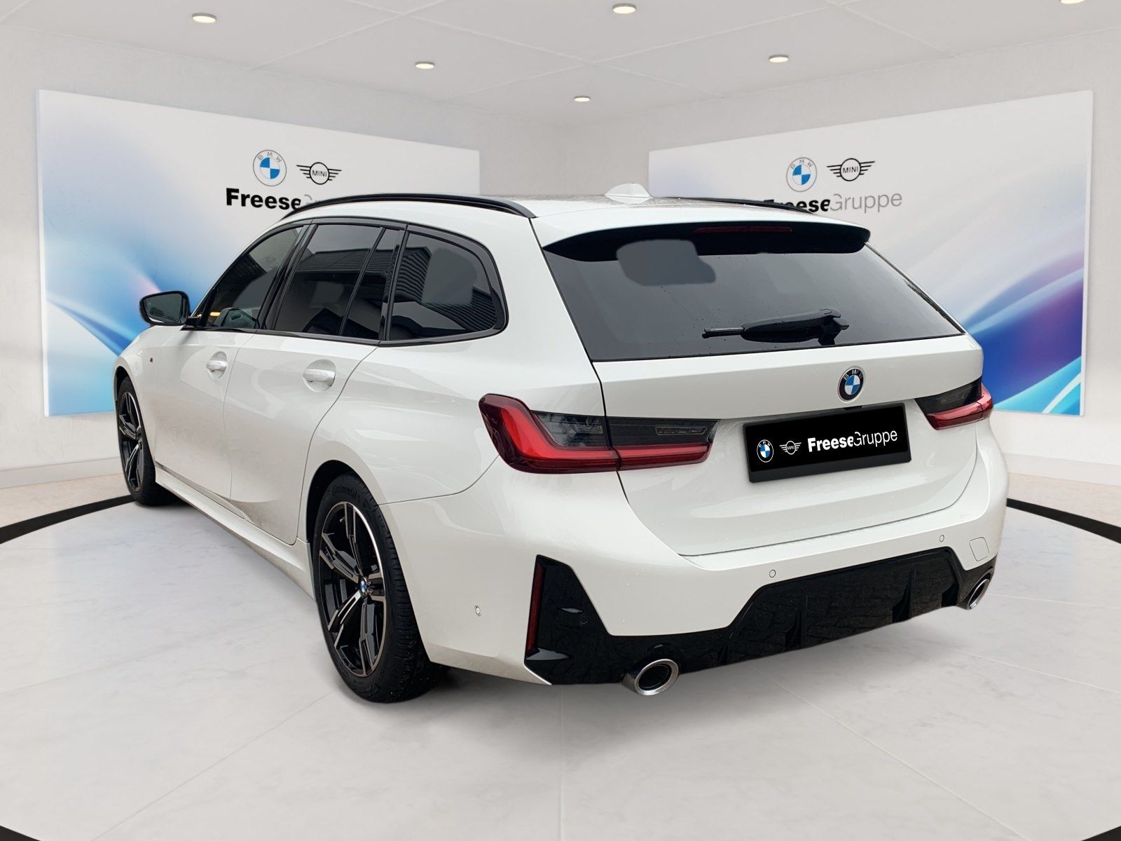 BMW 320d Touring 360° HEAD-UP PANO RFK HIFI LORDOSE foto 4