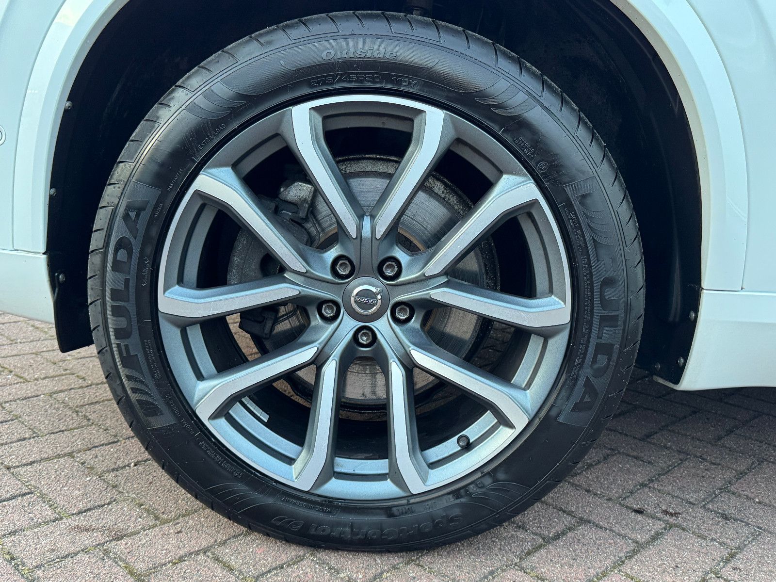 Fahrzeugabbildung Volvo XC90 INSCRIPTION AWD PANO HUD SITZKLIMA MEMORY