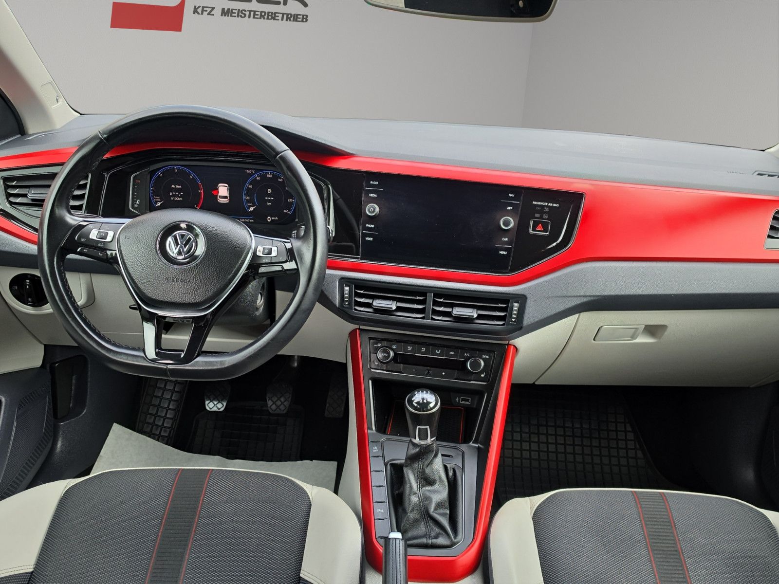Fahrzeugabbildung Volkswagen Polo VI beats 1.HAND ACC LEDER NAVI DIGITACHO
