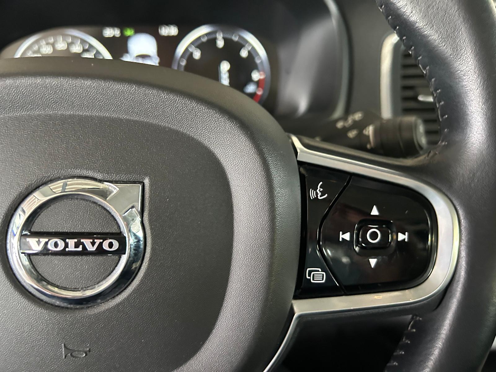 Volvo XC 90 Momentum 2WD//GARANTIE/LEDER/ALU/NAVI/PDC/