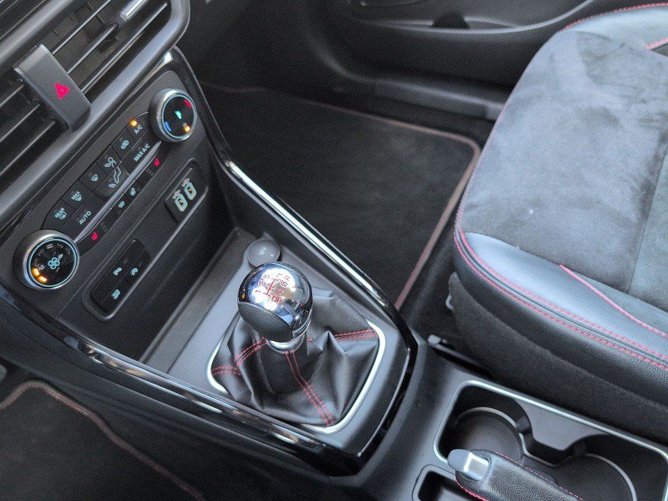 Fahrzeugabbildung Ford ECOSPORT 1.0 ECOBOOST ST-LINE GARANTIE AHK+SHZ++