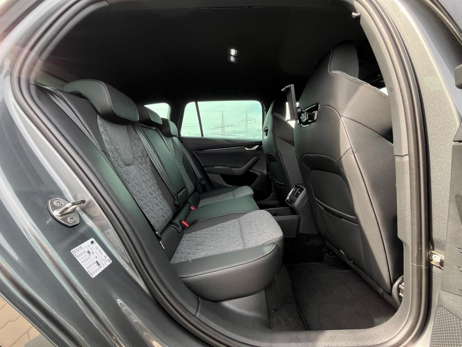 Fahrzeugabbildung SKODA Octavia 2.0 TDI Sportline DSG MATRIX*WINTER*5J.G