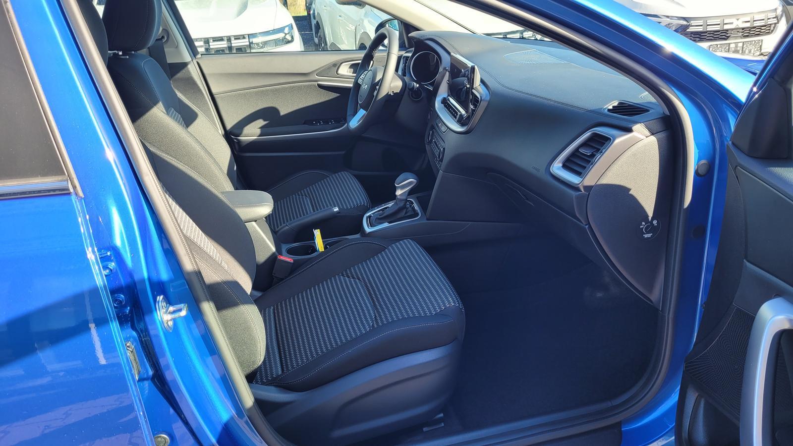 Kia Ceed SW Top*LED*Navi*Shzg*Lhzg*PDC*Cam*17"
