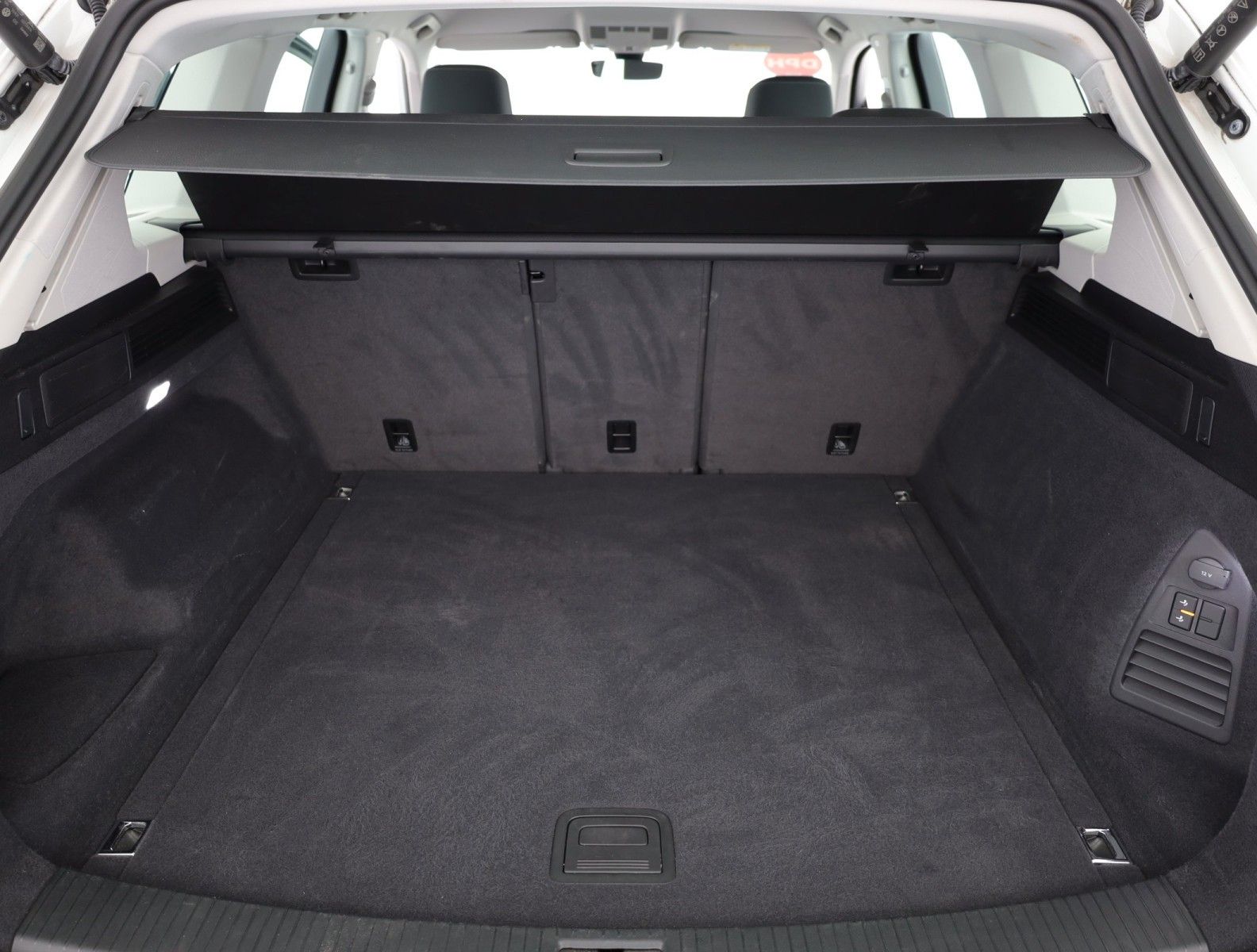 Fahrzeugabbildung Volkswagen Touareg 3.0 TDI  DSG 4Motion Navi ACC AHK