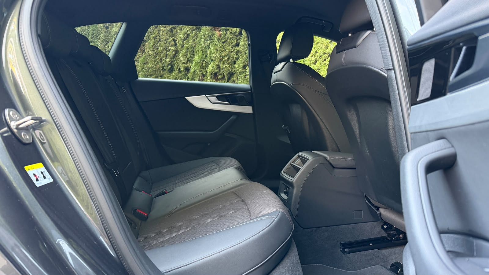 Fahrzeugabbildung Audi A4 40 TFSI 3x S-Line LED+VIRTUAL+MMI+SHZ+PDC+DSP