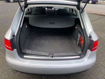 Bild 8 Audi A4 Avant Attraction AHK leichte optische Mängel