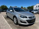 Opel Astra J Sports Tourer Selection Sport Lenkrad - Opel Astra: Selection