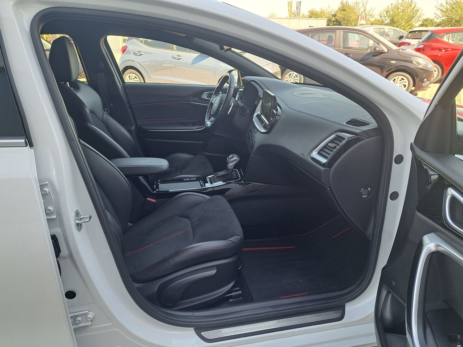 Fahrzeugabbildung Kia ProCeed GT AUTOM. LED NAVI KAMERA VIRT. COCKPIT