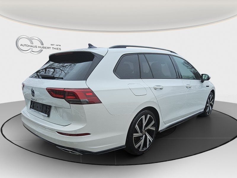 Fahrzeugabbildung Volkswagen Golf VIII Var. 2.0 TDI R-Line DSG  AHK+ACC+NAVI+