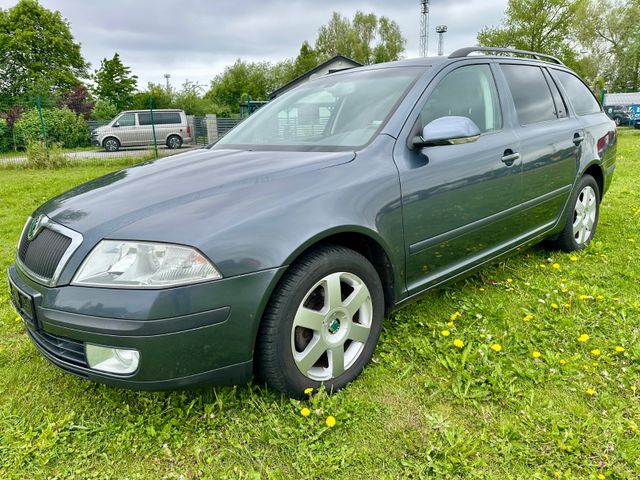 Skoda Octavia Combi Elegance Automatik — Bild 1