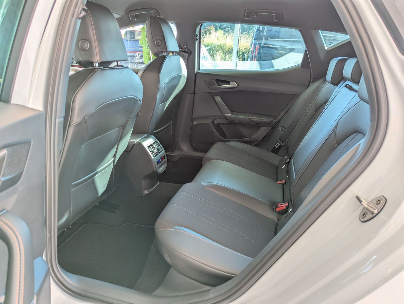 Fahrzeugabbildung CUPRA Leon 1.5 e-Hybrid Matrix Edge-Intelligent-Paket