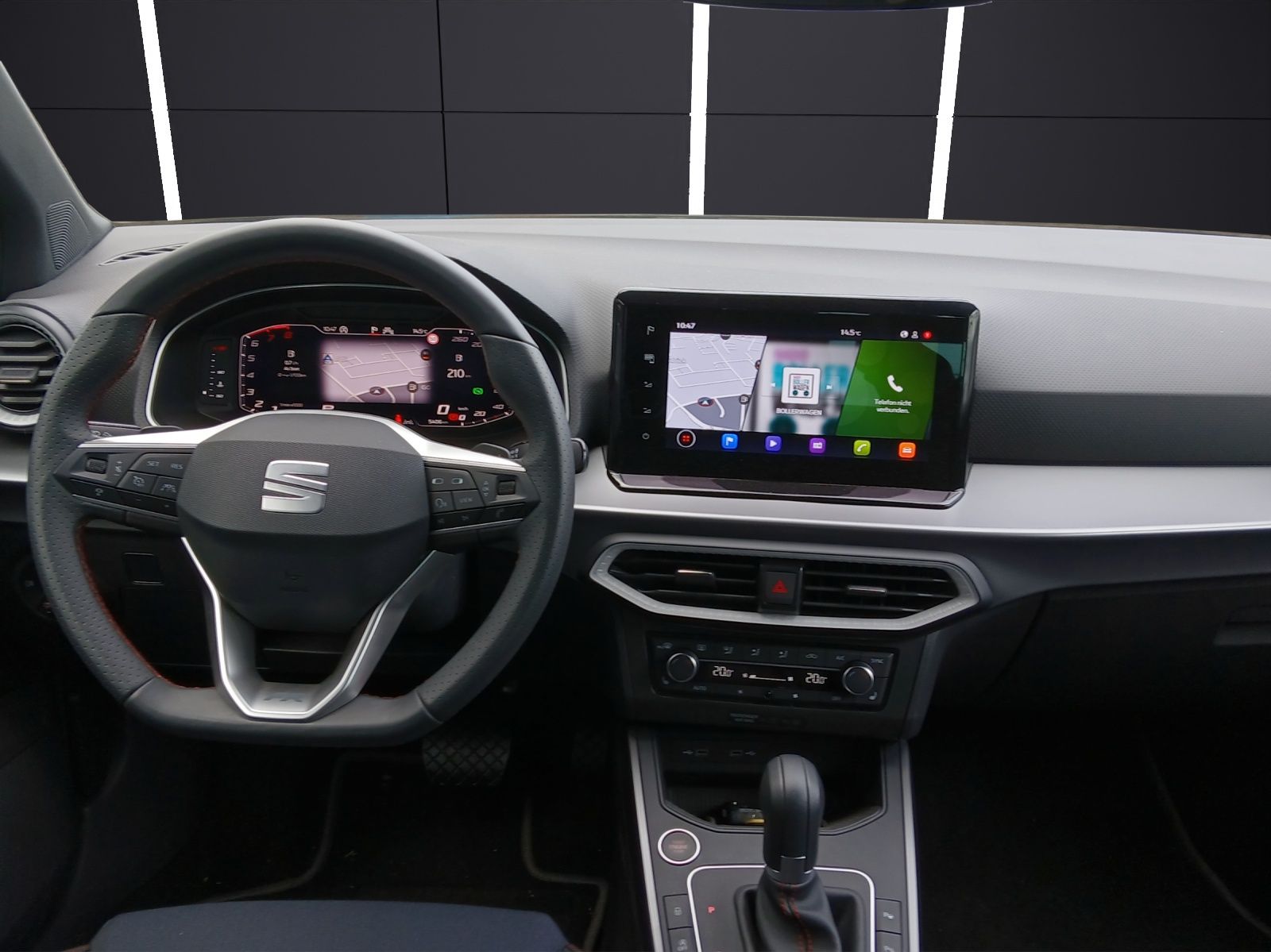 Fahrzeugabbildung SEAT Arona TSI FR Black Edition DSG LED Navi AID ACC