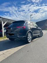 Volkswagen T-Roc 1.5 TSI OPF / ACC / AHK / TÜV NEU  - VW T-Roc von privat