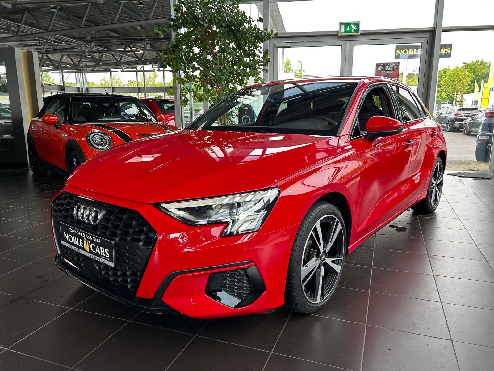 Fahrzeugabbildung Audi A3 Sportback  35 TFSI S line AHK LED NAVI