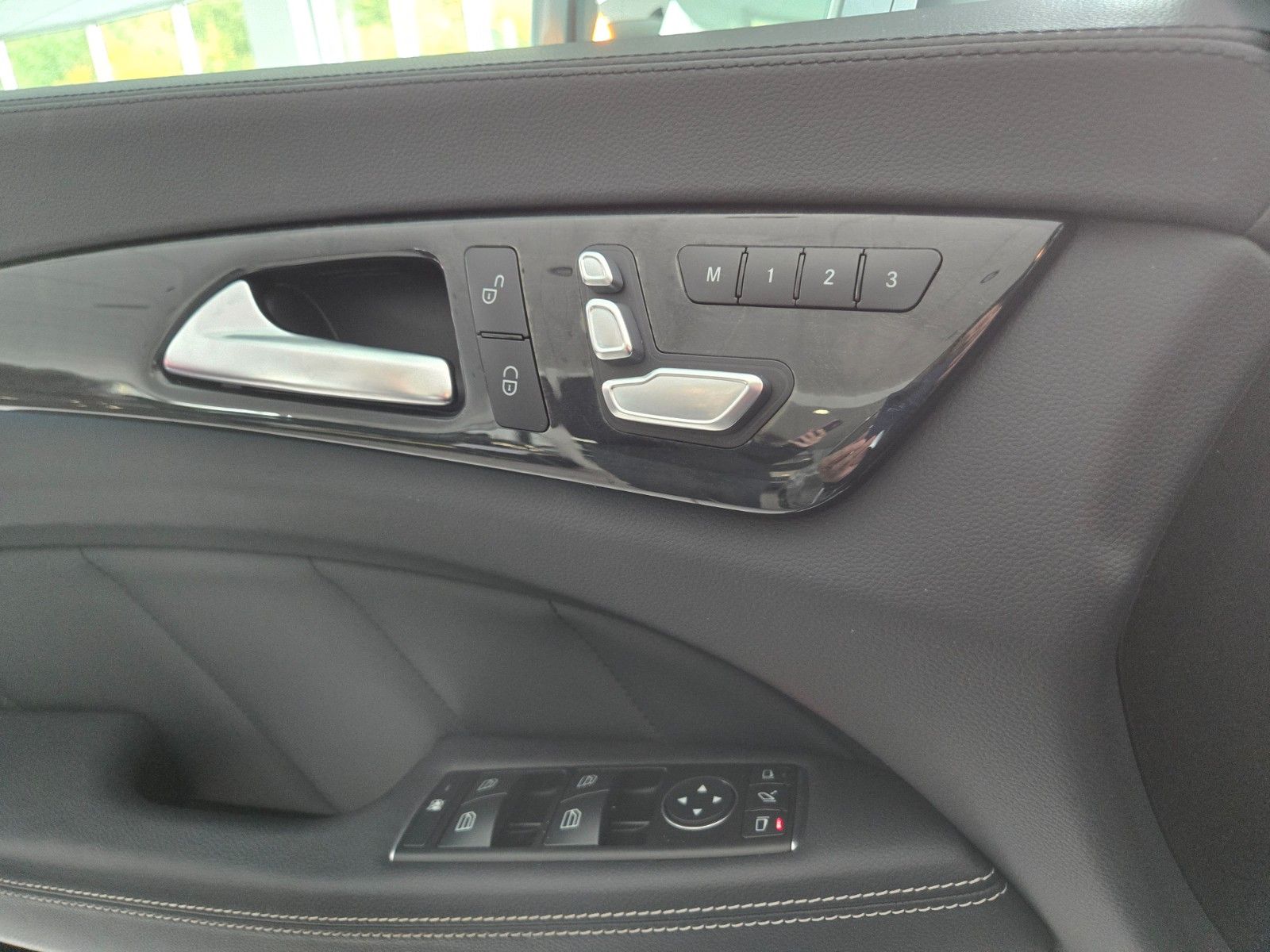 Fahrzeugabbildung Mercedes-Benz CLS 350 d AMG LINE *SITZBELÜFTUNG*360*SCHIEBED*