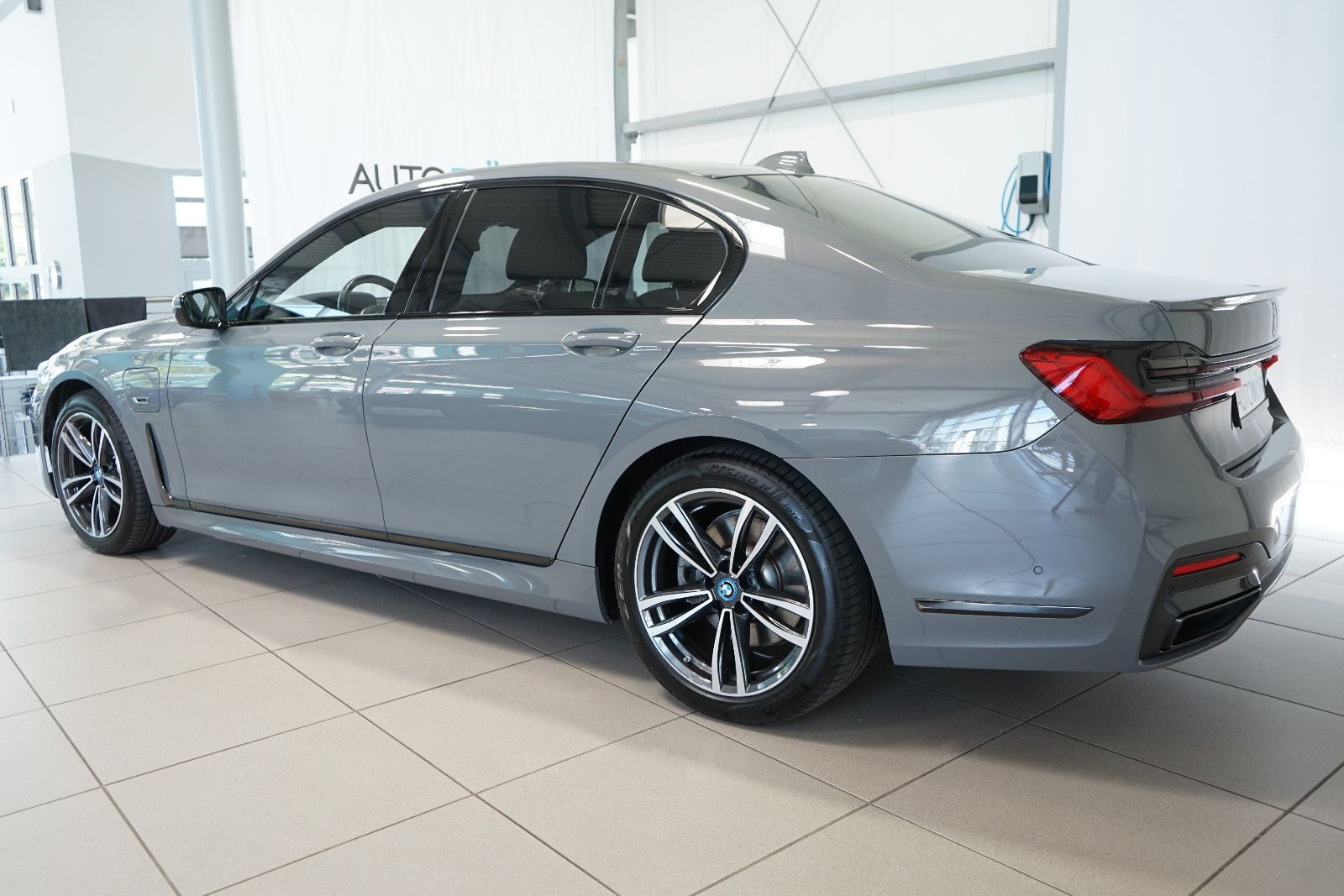BMW 745e M Sport Massage H K FondEntertainm. Luft foto 3