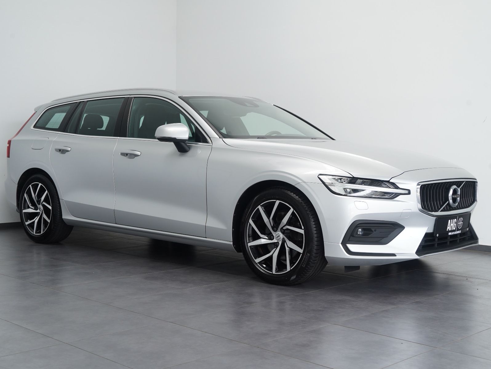 Fahrzeugabbildung Volvo V60 T4 Momentum Pro LEDER/NAVI/LED/KAMERA