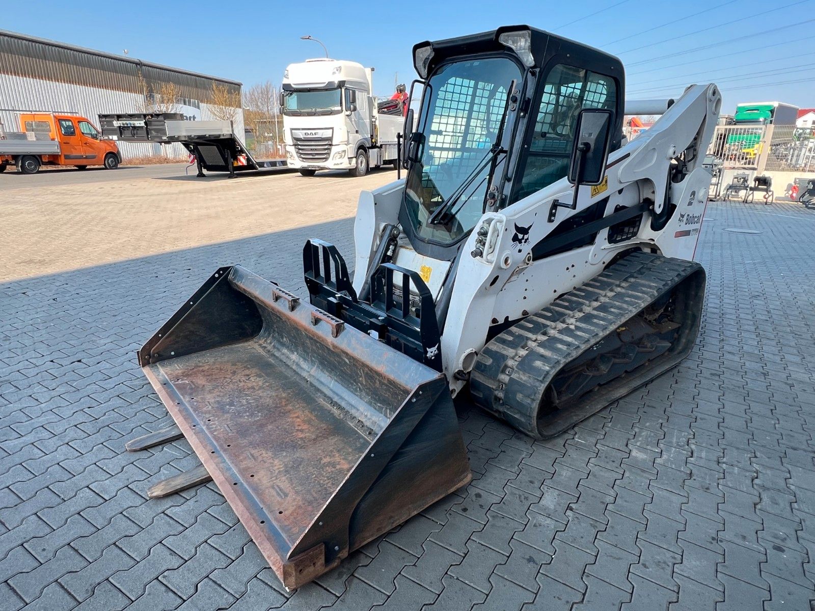 Fahrzeugabbildung Bobcat T770 / 1.793h / Klima / Gabel / Schaufel