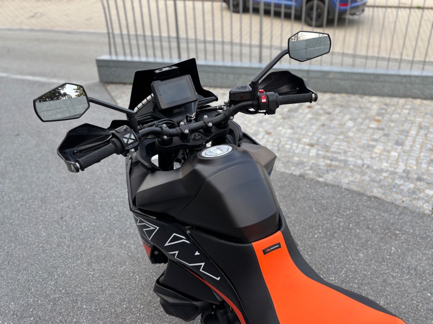 Fahrzeugabbildung KTM 890 SMT Modell 2023