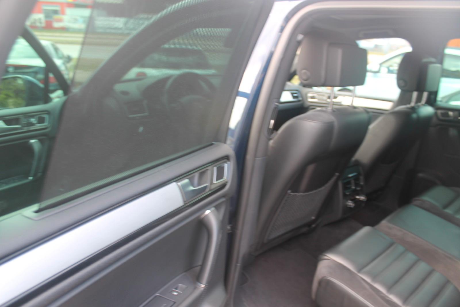 Volkswagen Touareg 3.0 V6 TDI Tiptronic*AHK*Standhzg*n22"LM