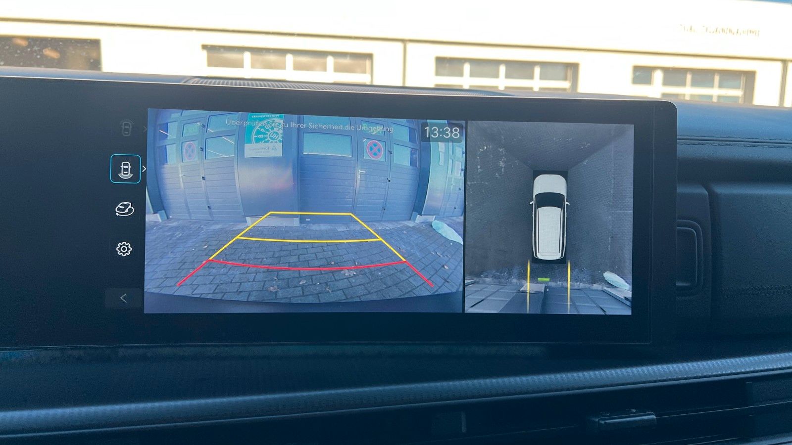 Fahrzeugabbildung Hyundai SANTA FE 1.6T-GDI HEV Blackline *Standhzg*AHK*