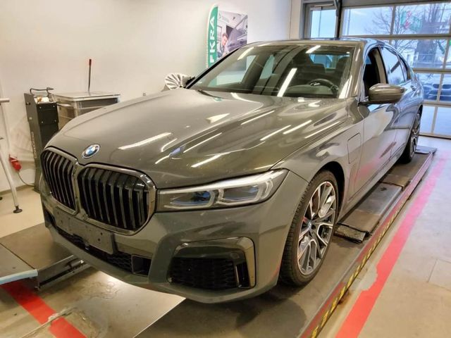 BMW 745e M SPORT SHADOW/20Z./ACC/HuD/eGSD/LASER/H&K