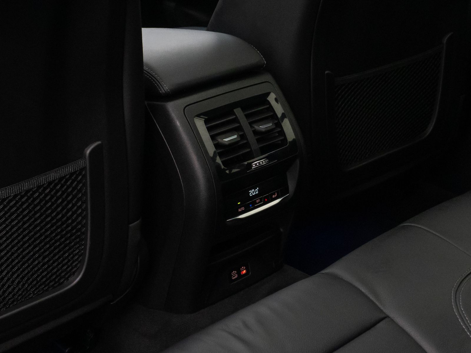 Fahrzeugabbildung BMW X4 xD30d M Sport Panorama Laser Kamera HUD HiFi