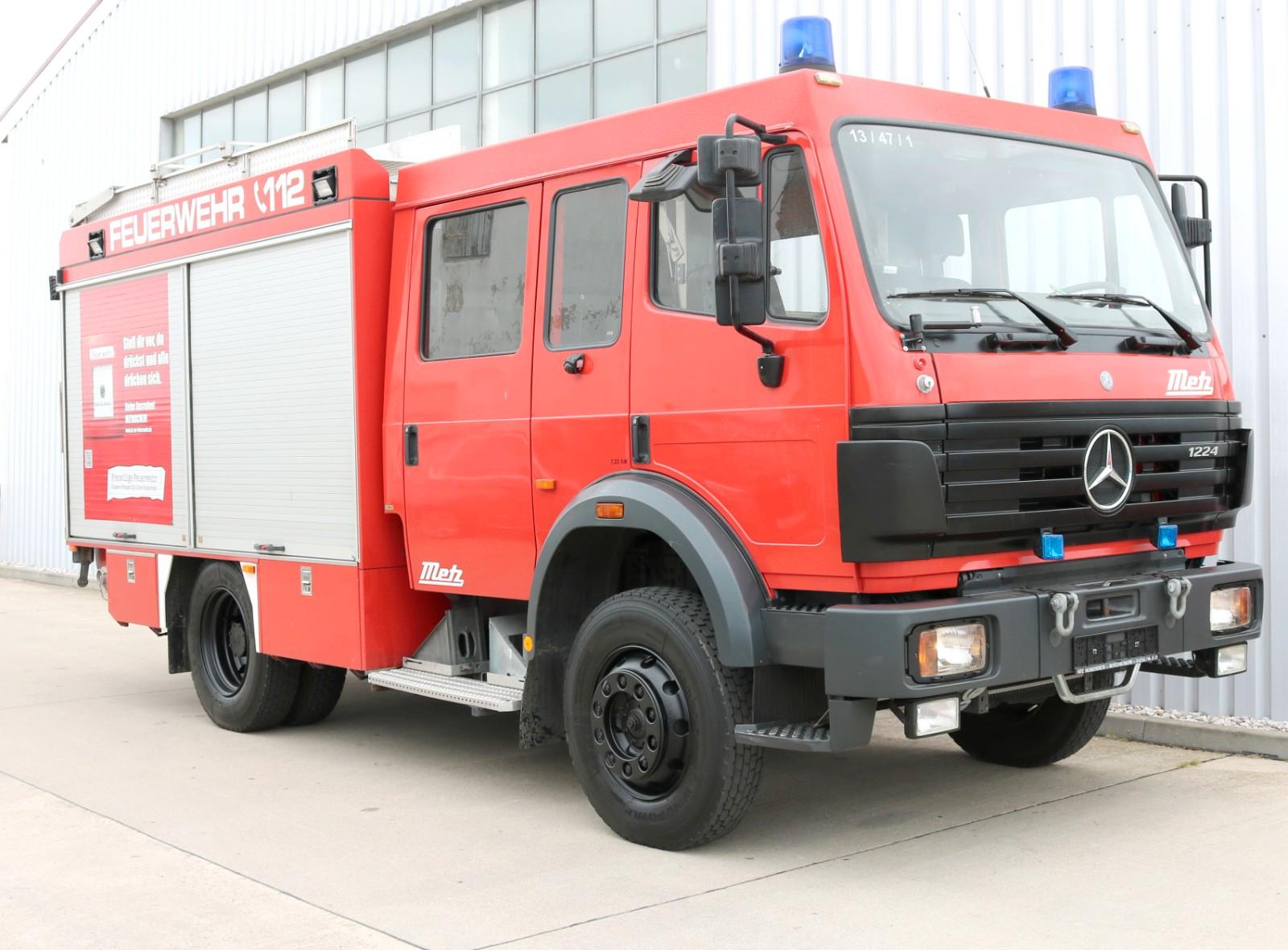Mercedes-Benz SK 1224 4x4 DOKA + Lichtmast nur org. 22400 km