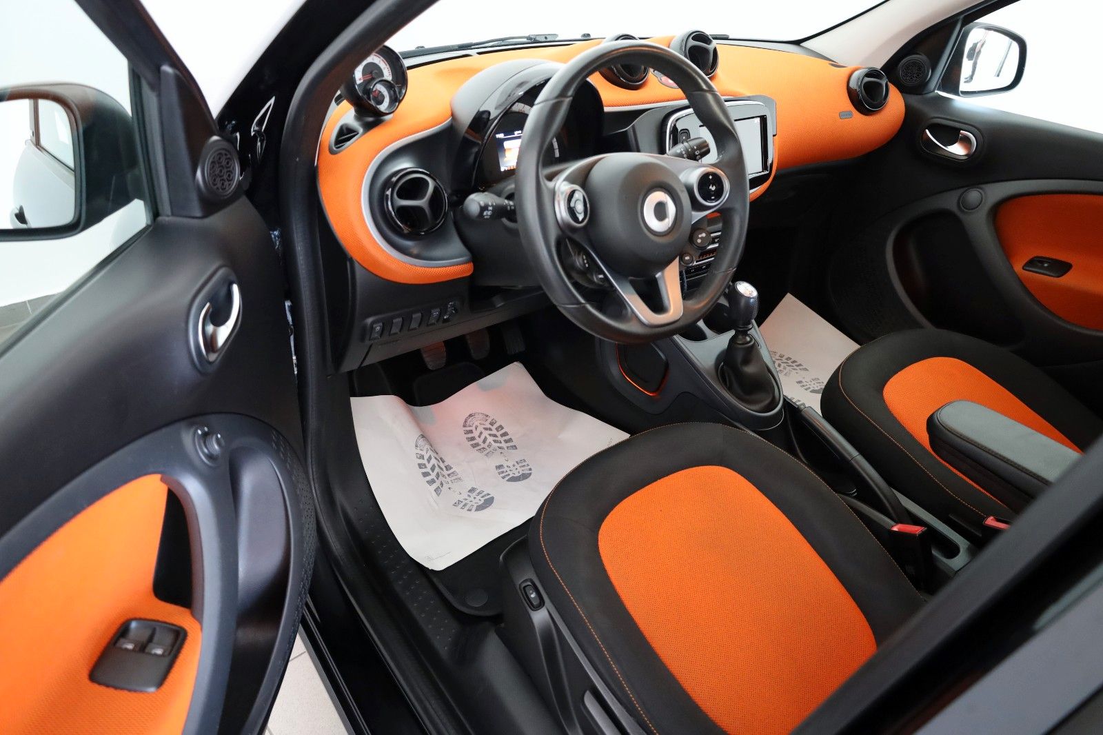Fahrzeugabbildung Smart ForFour Passion Navi,SH,PDC, Allwetterreifen