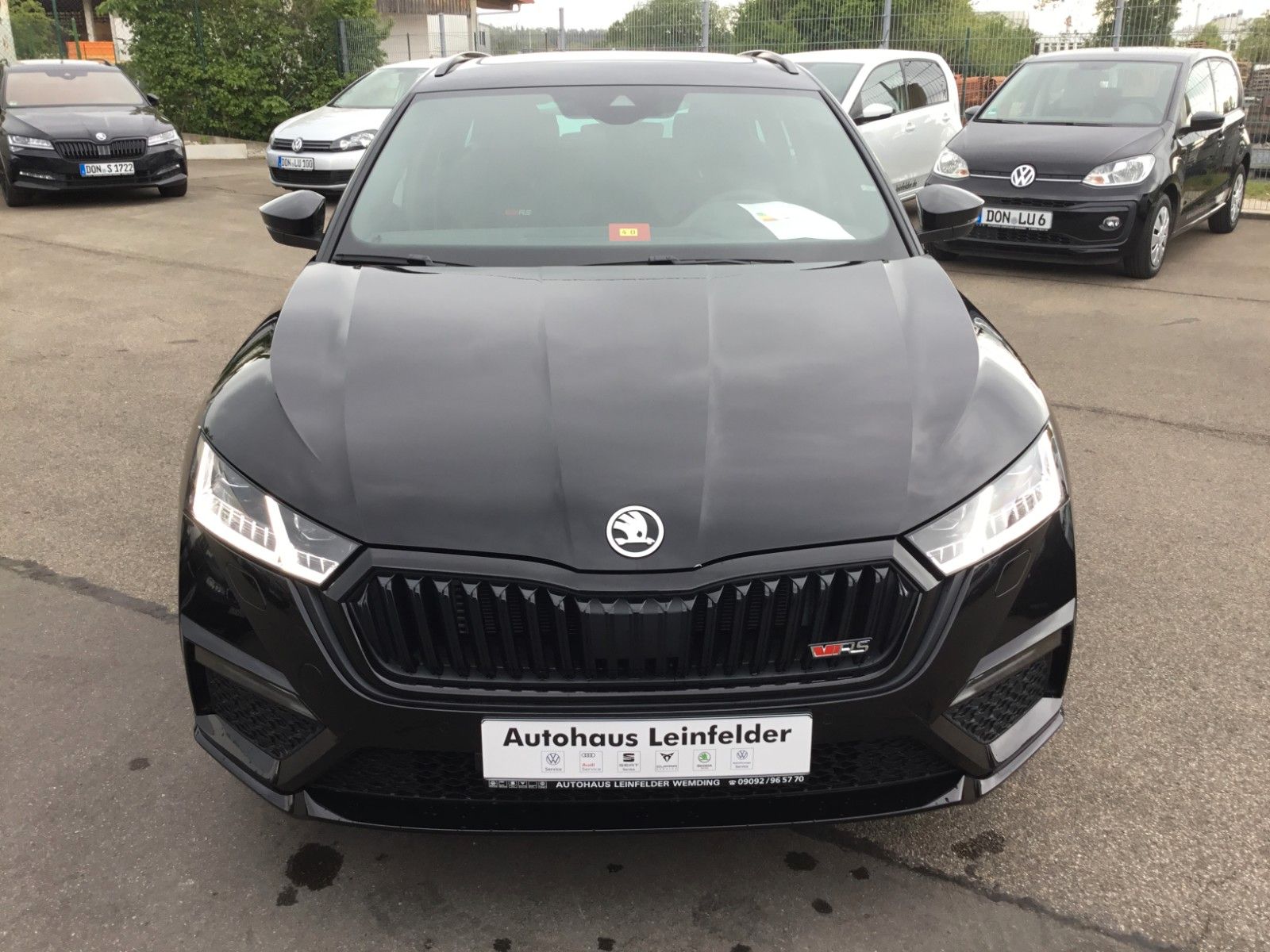 Fahrzeugabbildung SKODA Octavia 2.0TSI DSG RS Combi+AHK+Standheizung+19"
