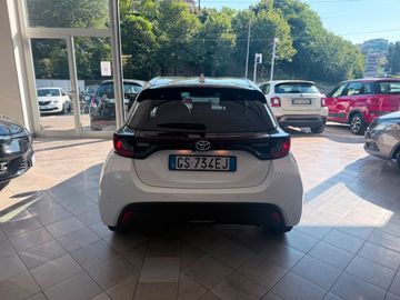 Toyota Yaris - 4