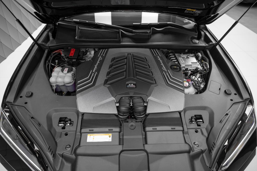 Urus 4.0 V8 SE 2026 BRABUS FULL CARBON AKRAPOVIC - Bild 30