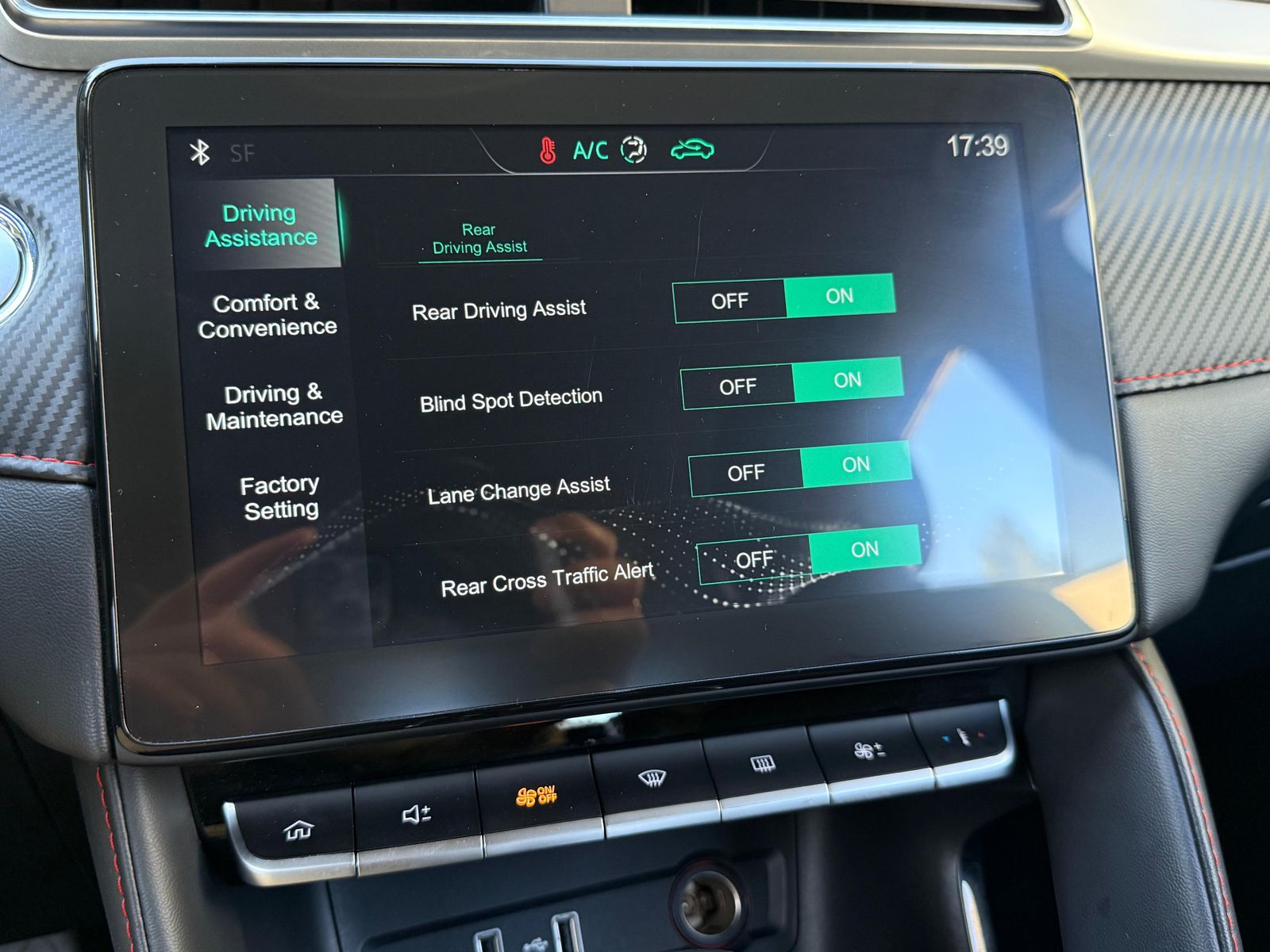 Fahrzeugabbildung MG ZS 1.5VTi Aut. Luxury LEDER+LED+NAV+SHZ+KAM+ACC+