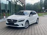 Mercedes-Benz A  Klasse 160 SHZ/KLIMA/SPORTSZ/PDC/TEILLEDER - Mercedes-Benz A 160 in Duisburg