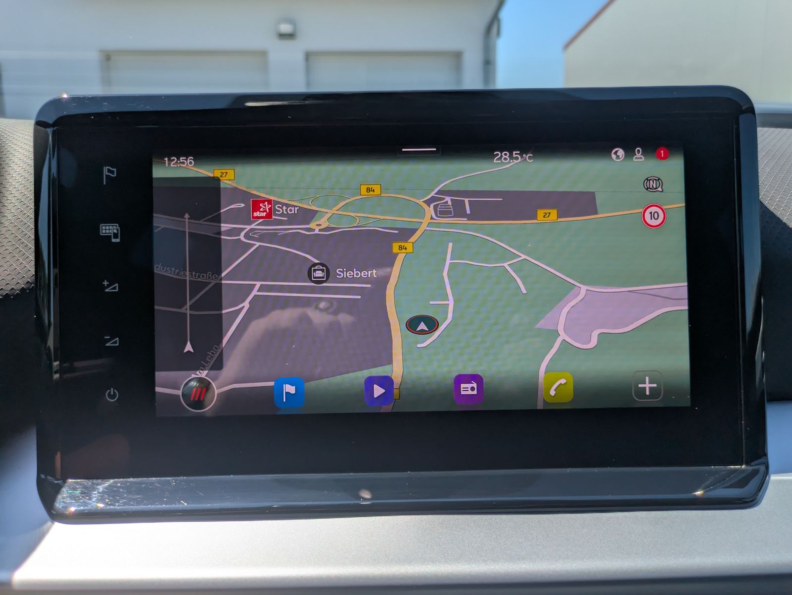 Fahrzeugabbildung SEAT Arona 1.0 TSI FR DSG AHK*ACC*LED*APP*DAB*KAMERA